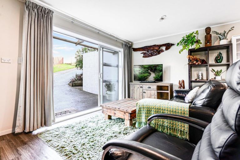 Photo of property in 2 Point Street, Raglan, 3225