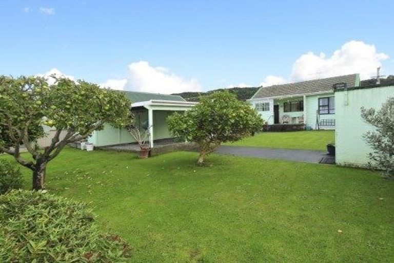 Photo of property in 10 Reynolds Street, Taita, Lower Hutt, 5011