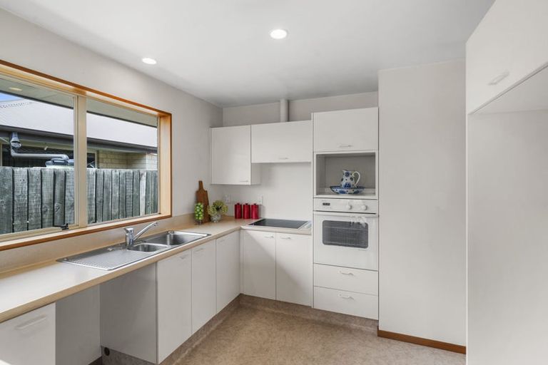 Photo of property in 2/9 Wittys Road, Avonhead, Christchurch, 8042