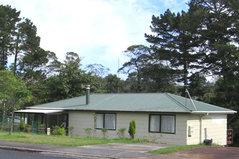 Photo of property in 25 Claverdon Drive, Massey, Auckland, 0614