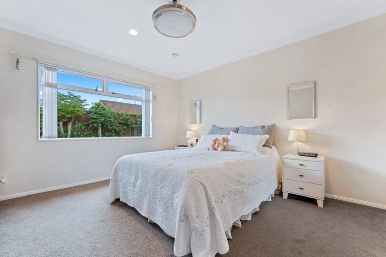 Photo of property in 28 Dan Tori Place, Orewa, 0931