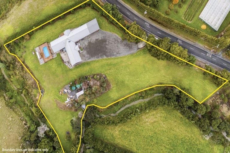 Photo of property in 104 Foster Road, Kumeu, 0891