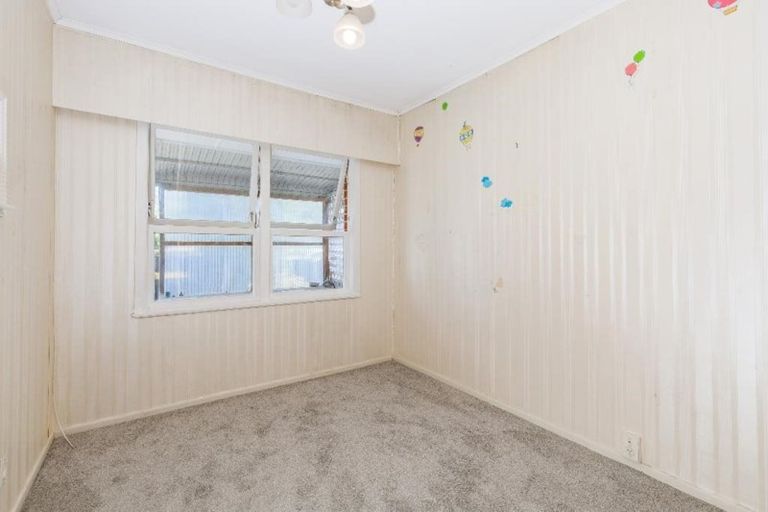Photo of property in 2/36 Holland Road, Hillcrest, Auckland, 0627