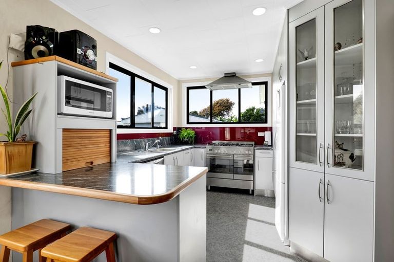 Photo of property in 82 Blake Street, Waitara, 4320