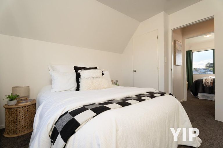 Photo of property in 32a Horokiwi Road West, Newlands, Wellington, 6037