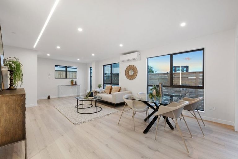 Photo of property in 42b Takutai Avenue, Half Moon Bay, Auckland, 2012