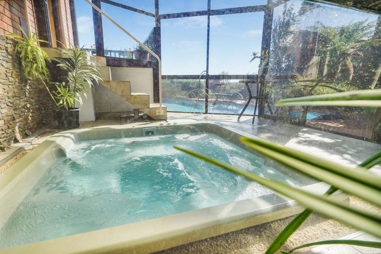 Photo of property in 98 Totara Drive, Pukete, Hamilton, 3200