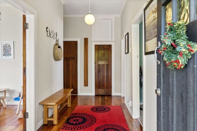 Photo of property in 13 Aramoana Avenue, Devonport, Auckland, 0624