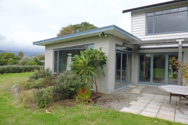 Photo of property in 9 Puriri Road, Waikanae, 5036