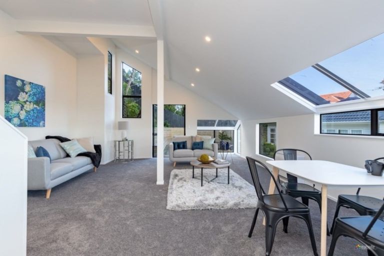 Photo of property in 33 Homebush Road, Khandallah, Wellington, 6035