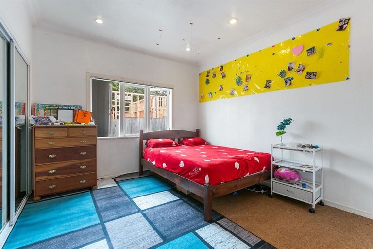 Photo of property in 48 Astley Avenue, New Lynn, Auckland, 0600