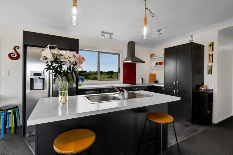 Photo of property in 281 Upland Road, Tarurutangi, New Plymouth, 4372