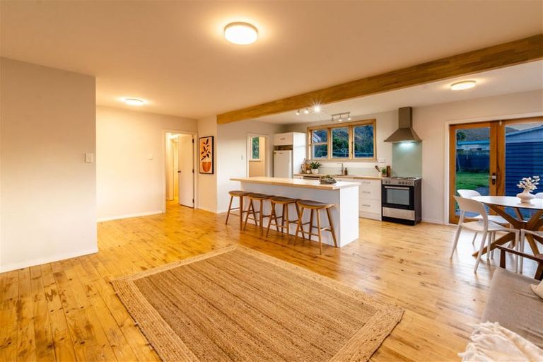 Photo of property in 26 Te Miti Street, Paekakariki, 5034