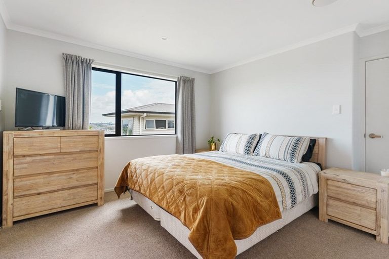 Photo of property in 76 Maire Road, Orewa, 0931