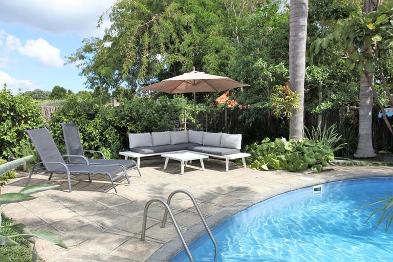 Photo of property in 4 Achilles Crescent, Narrow Neck, Auckland, 0624