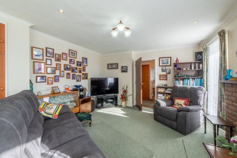 Photo of property in 19 Holloway Street, Waikiwi, Invercargill, 9810