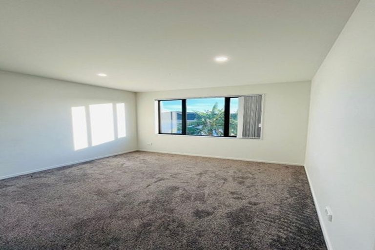 Photo of property in 10a Benton Place, Manurewa, Auckland, 2102