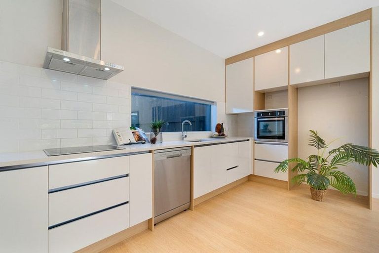 Photo of property in 24b Pipitea Place, Massey, Auckland, 0614