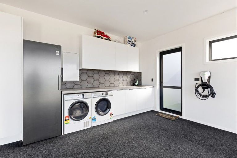 Photo of property in 7 Edenmore Terrace, Fitzherbert, Palmerston North, 4410