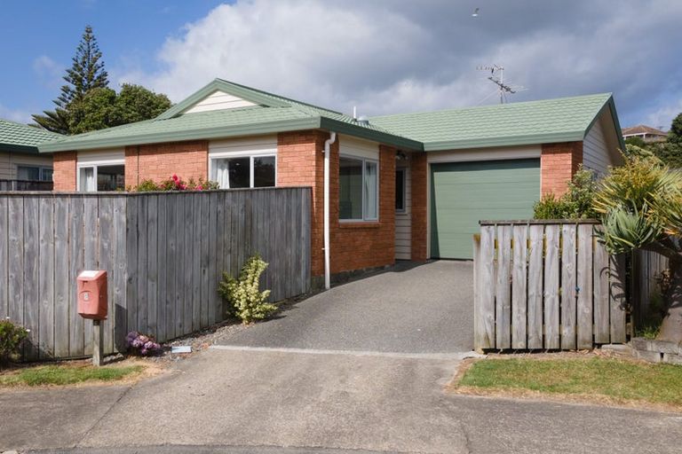 Photo of property in 5 Pohutukawa Grove, Titahi Bay, Porirua, 5022