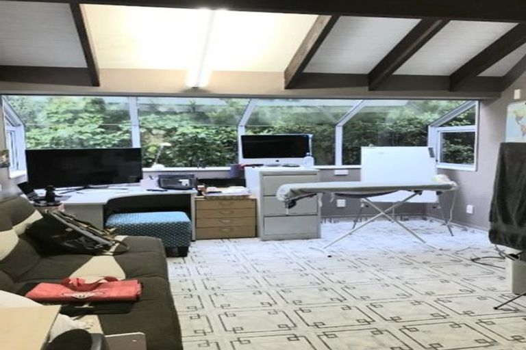 Photo of property in 498 Stokes Valley Road, Stokes Valley, Lower Hutt, 5019