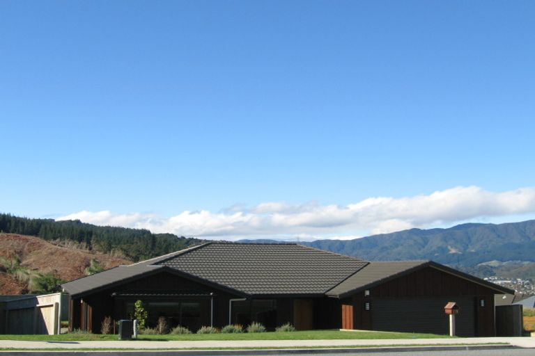 Photo of property in 117 Kirton Drive, Riverstone Terraces, Upper Hutt, 5018