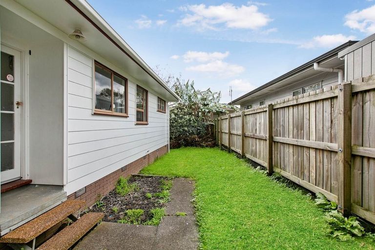Photo of property in 2/1 Carter Place, Manurewa, Auckland, 2102