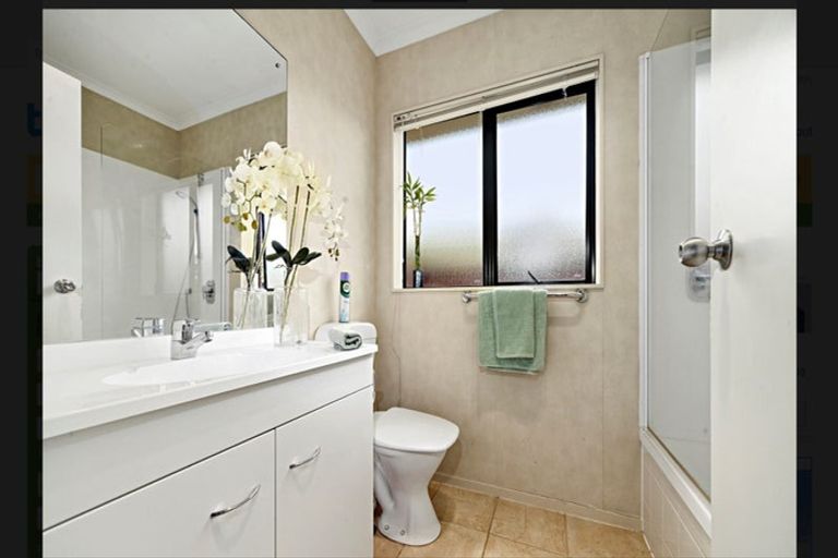 Photo of property in 70 Stellata Court, Randwick Park, Auckland, 2105