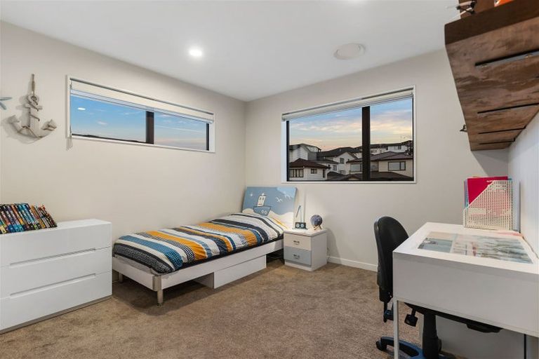 Photo of property in 19 Turutu Place, Long Bay, Auckland, 0630