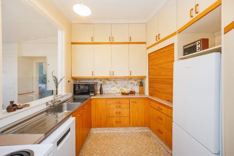 Photo of property in 18 Milverton Avenue, Hokowhitu, Palmerston North, 4410