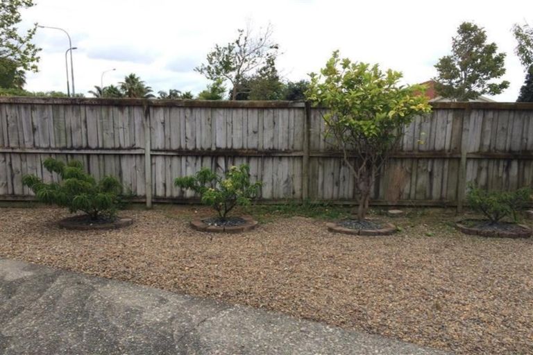 Photo of property in 2 Marlon Lane, East Tamaki, Auckland, 2016