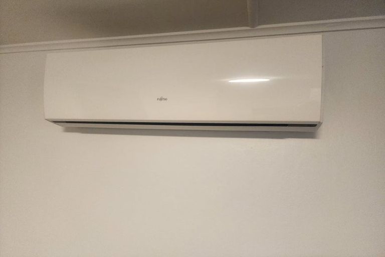 Photo of property in 12 Beauchamp Street, Tawa, Wellington, 5028