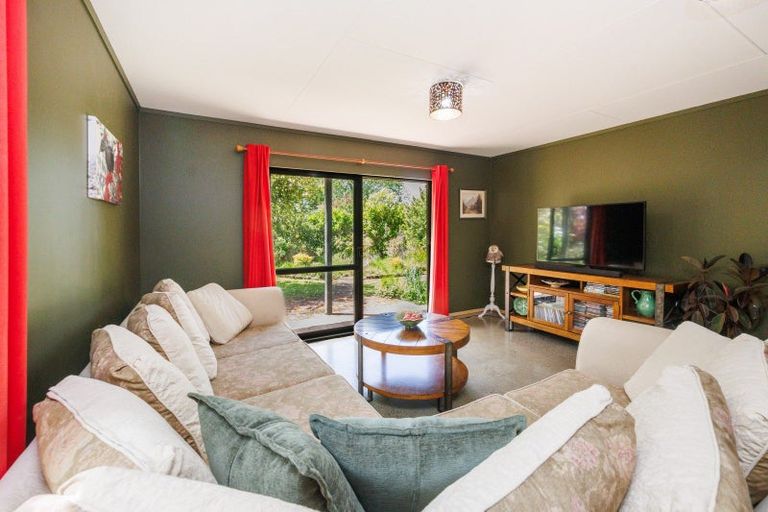 Photo of property in 135 Zigzag Road, Pohangina, Feilding, 4775