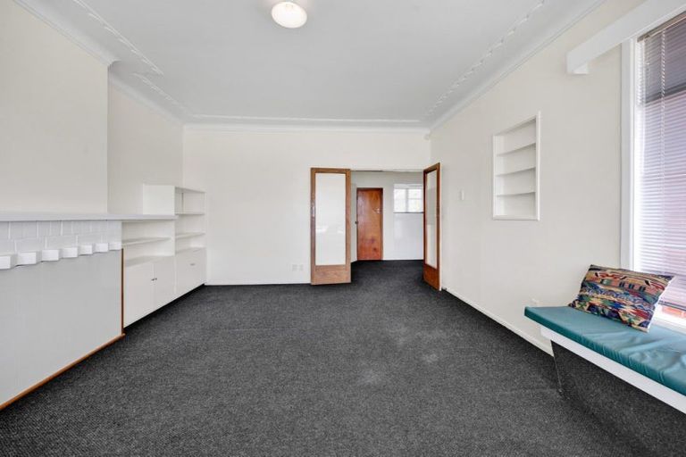 Photo of property in 379 Broadway, Stratford, 4332