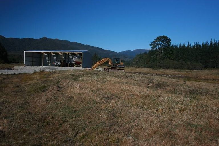 Photo of property in 30a Romilly Street, Westport, 7825