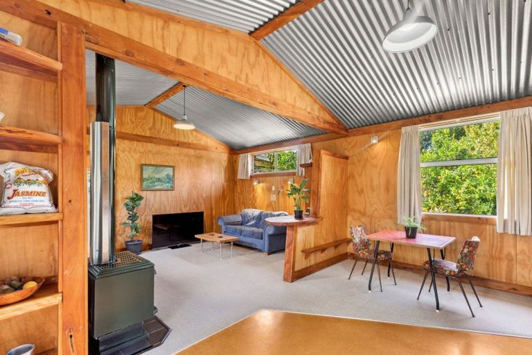 Photo of property in 15 Tukurua Road, Parapara, Takaka, 7182