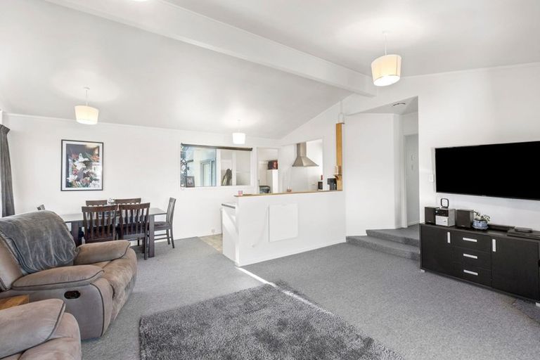 Photo of property in 105 Awanui Street, Merrilands, New Plymouth, 4312