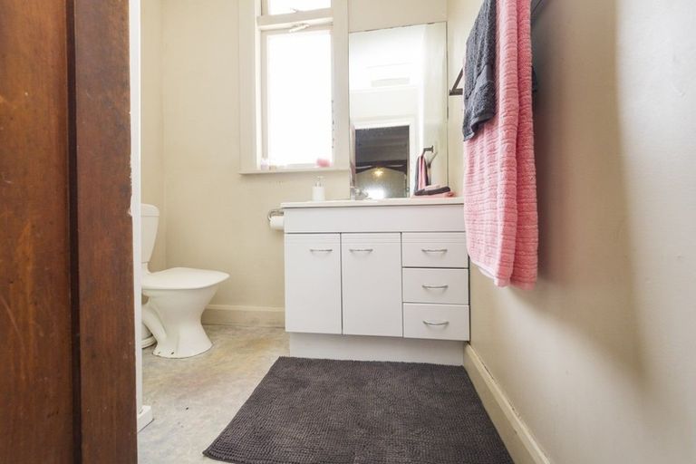 Photo of property in 990 Tremaine Avenue, Roslyn, Palmerston North, 4414