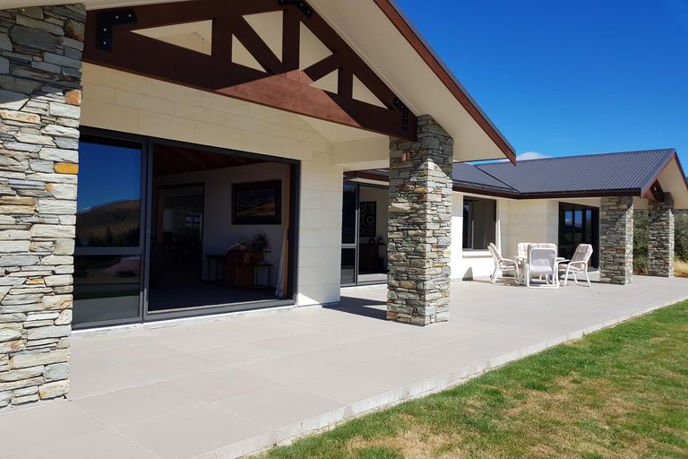 Photo of property in 2 Walter Black Place, Lake Tekapo, 7999