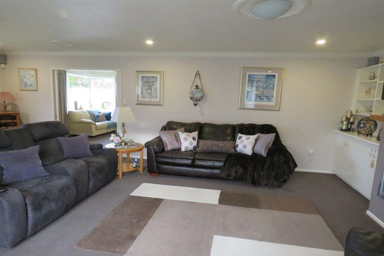 Photo of property in 51 Vogel Place, Waikiwi, Invercargill, 9810