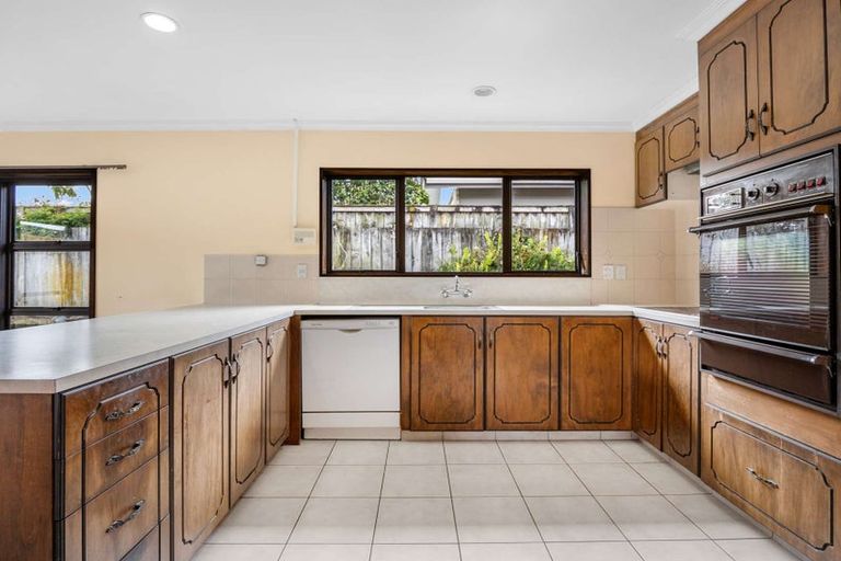 Photo of property in 2/12 Penrhyn Place, Mount Maunganui, 3116