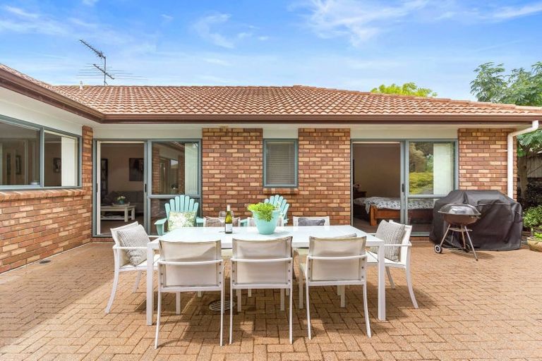 Photo of property in 1 Ballybay Road, East Tamaki, Auckland, 2016