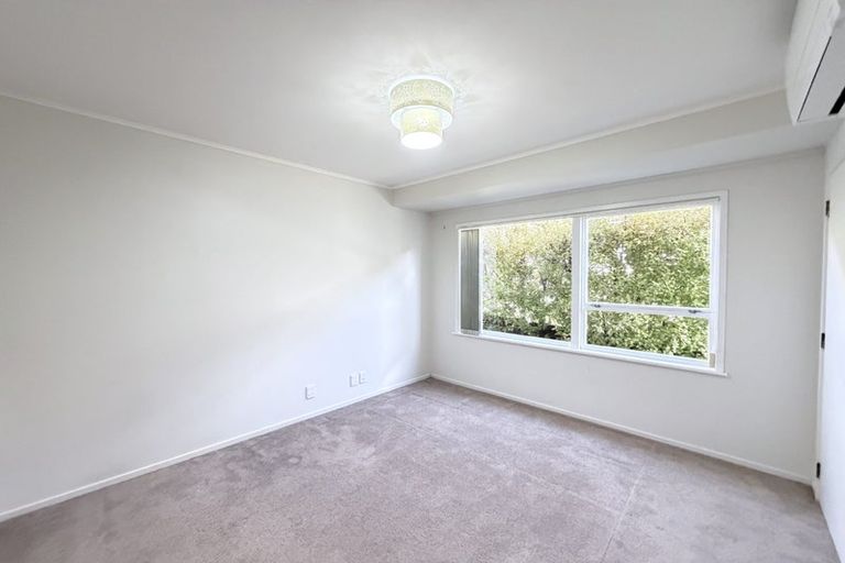 Photo of property in 122 Hugh Green Drive, Pinehill, Auckland, 0632