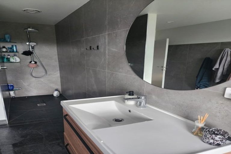 Photo of property in 49 Johnstone Drive, Fitzherbert, Palmerston North, 4410