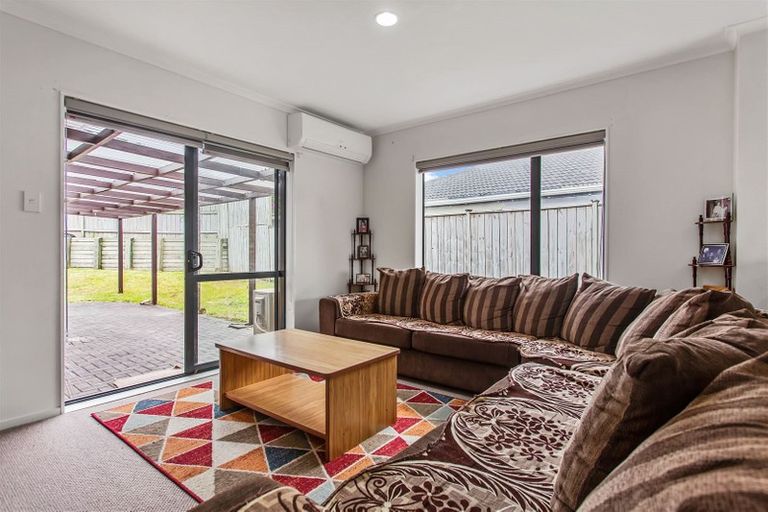 Photo of property in 52 Magic Way, Randwick Park, Auckland, 2105