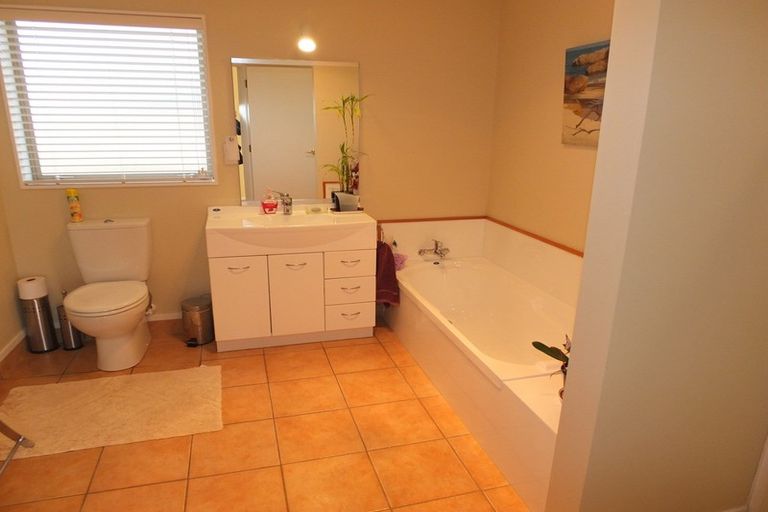 Photo of property in 6 Teppett Place, Foxton Beach, Foxton, 4815