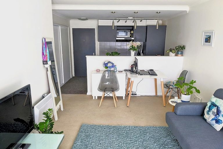 Photo of property in Monvie Apartments, 404/15 Holland Street, Te Aro, Wellington, 6011