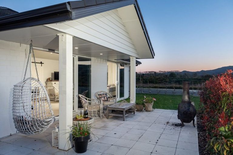 Photo of property in 35 El Questro Drive, Papamoa, 3118