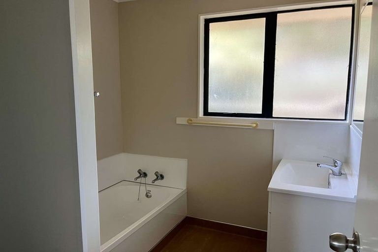 Photo of property in 29a Carillon Place, Massey, Auckland, 0614