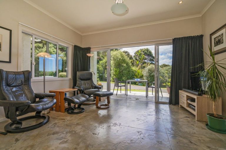 Photo of property in 49 Tarapatiki Drive, Whitianga, 3510